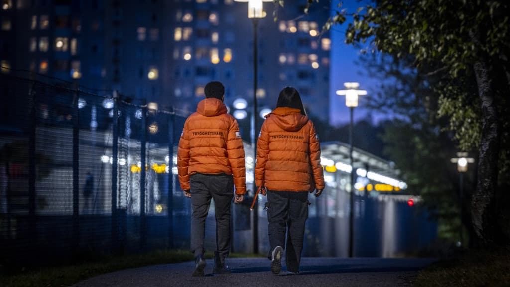Trygghetsvärdar i arbete i Farsta