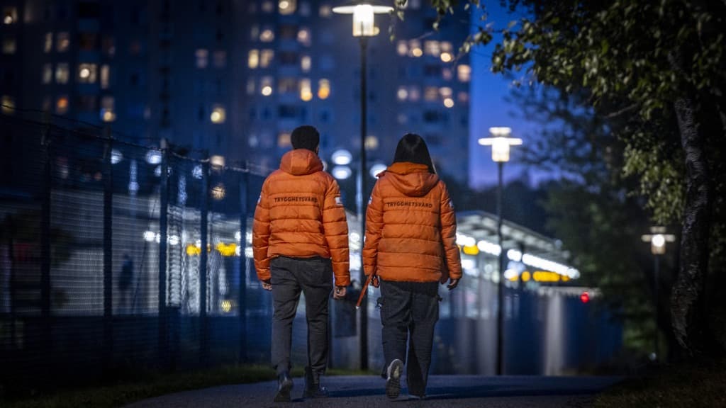 Trygghetsvärdar i arbete i Farsta