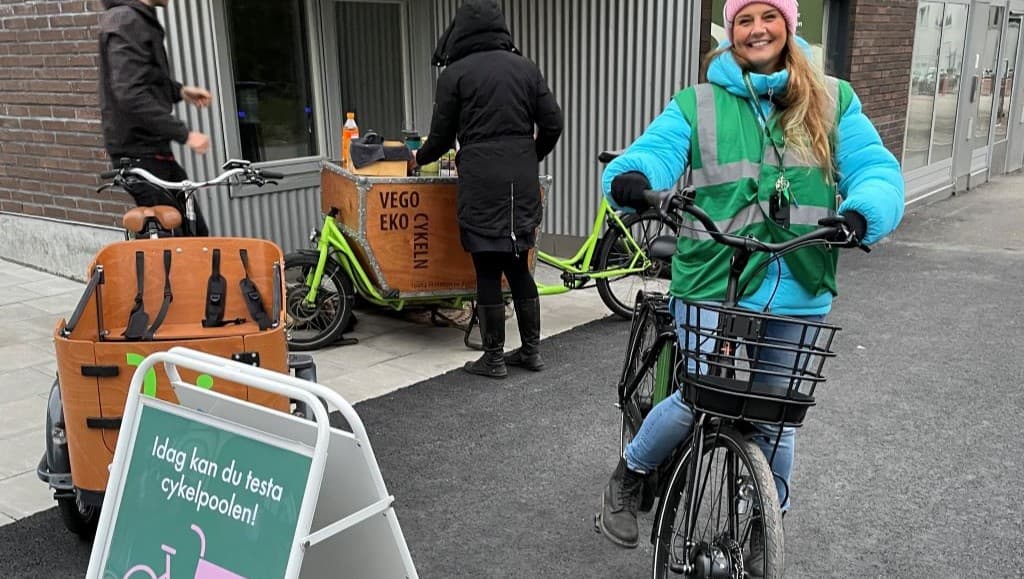 Ellastcyklar vid en av Familjebostäders cykelpooler.